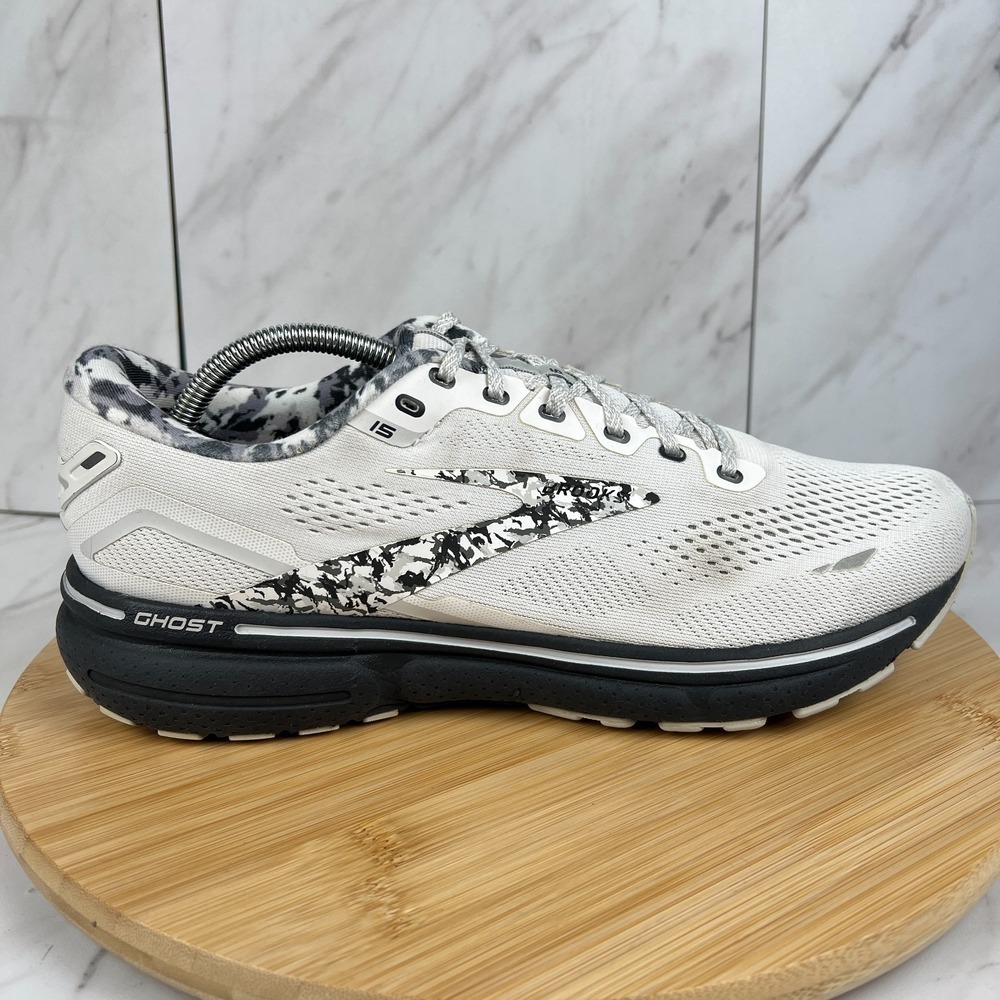 Brooks Ghost 15 Mens Size 11 D White Ebony Oyster Running Walk Shoes 1103931D149